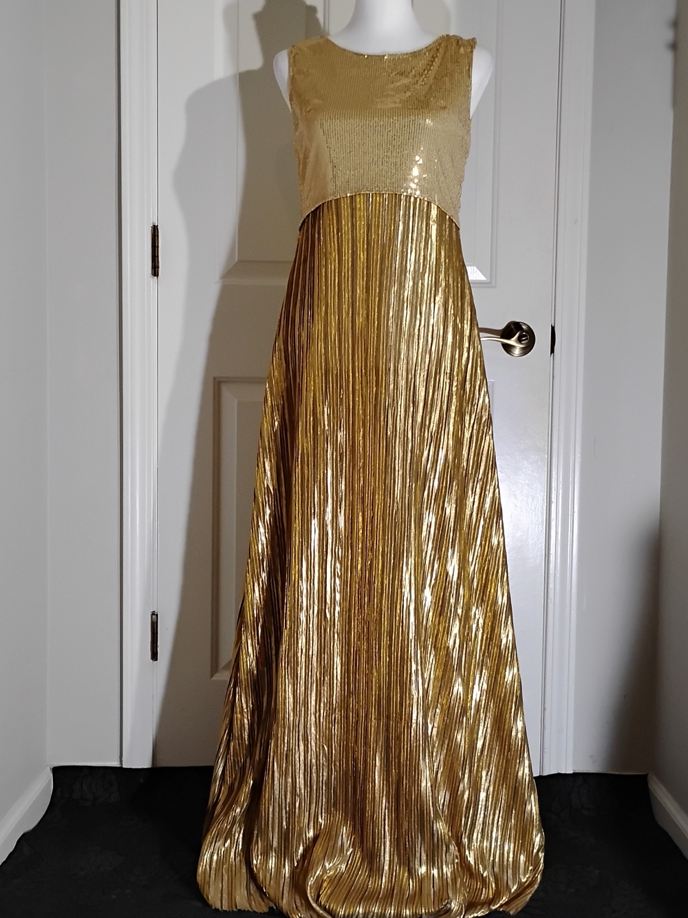 Women’s Cleopatra Egyptian Goddess Costume Gold Dress Cape Size M